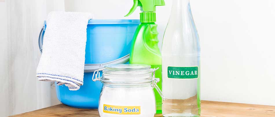 Vinegar and baking soda can help clean clogged toilets in Lakeland, FL.