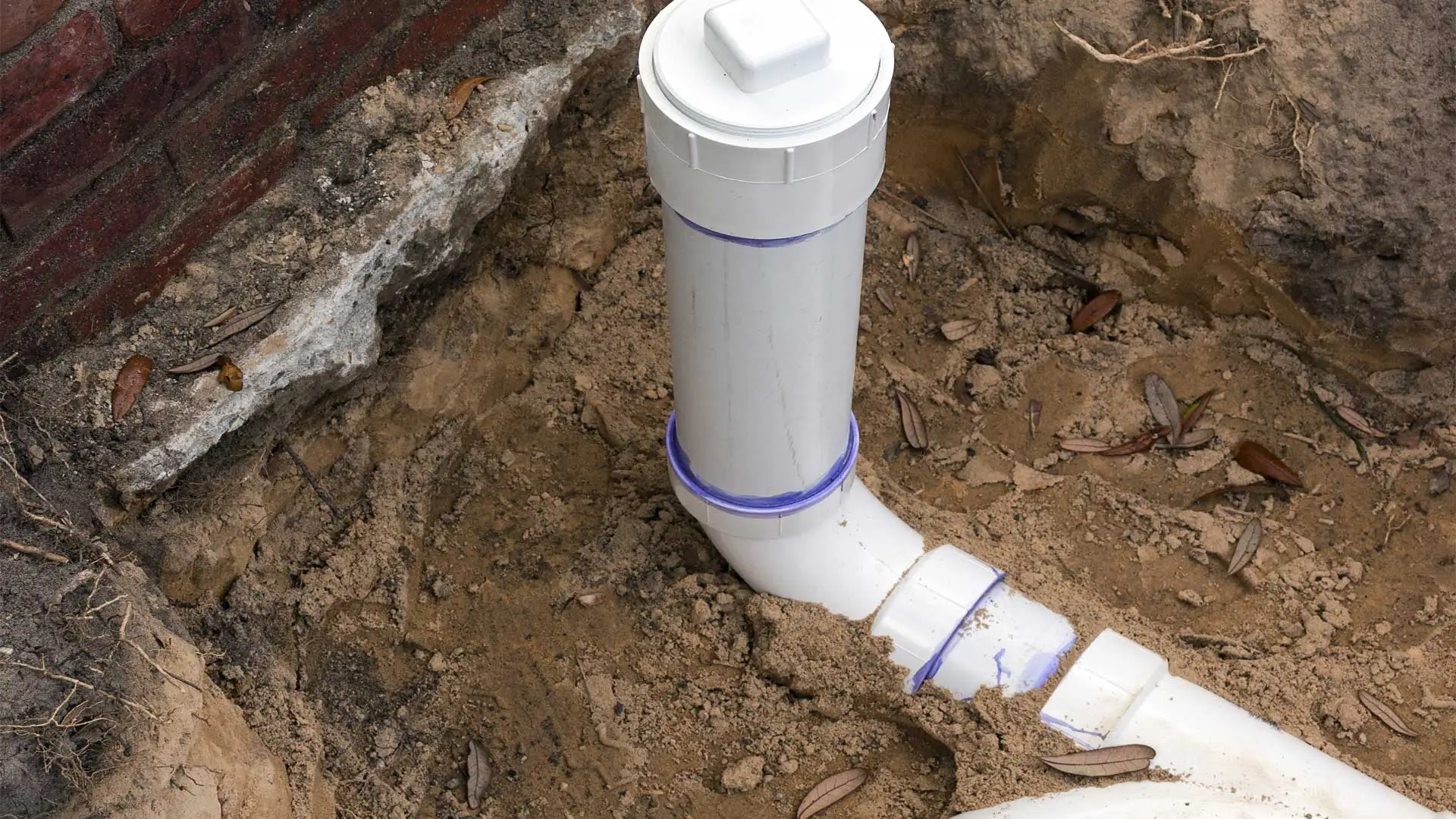 5 Warning Signs of a Sewer Line Problem